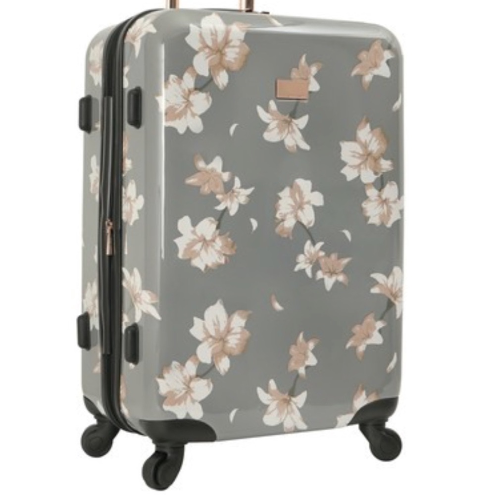 NWT Vince Camuto 24" Expandable Hardside Suitcase.